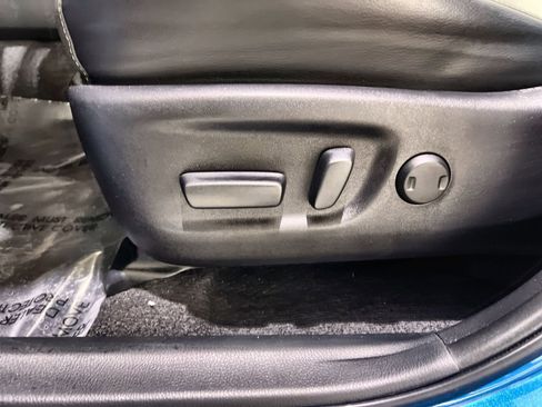 Used 2018 Toyota RAV4 Limited image 25