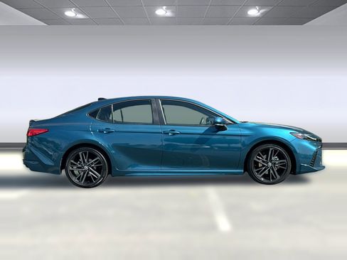Used 2025 Toyota Camry XSE image 7