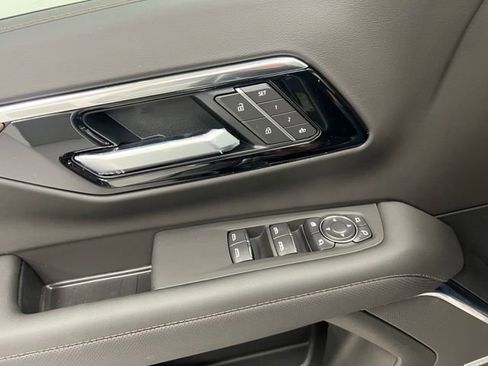 New 2026 Chevrolet Suburban High Country AWD/4WD image 14