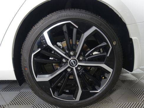 New 2025 Nissan Altima 2.5 SR w/ SR Premium Package image 13