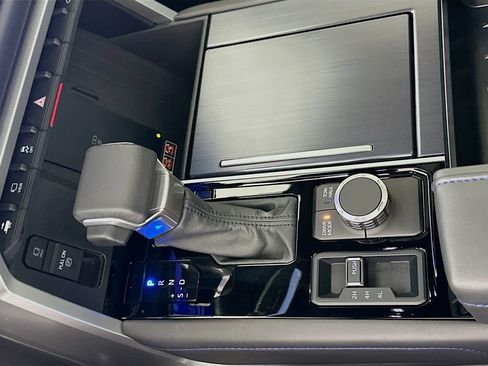 Certified 2025 Toyota Tundra Platinum AWD/4WD image 17