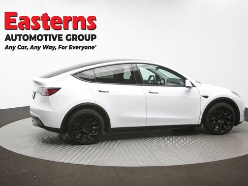 Used 2021 Tesla Model Y Long Range AWD/4WD image 38