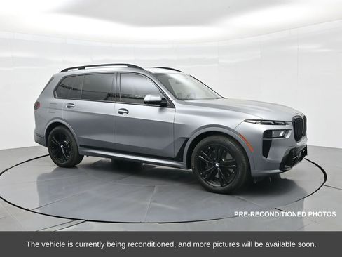 Used 2023 BMW X7 xDrive40i w/ Executive Package image 4