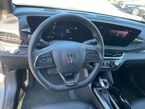 Used 2025 Buick Envista Sport Touring image 27