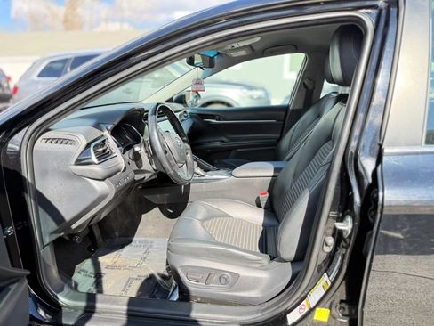 Used 2018 Toyota Camry SE image 10