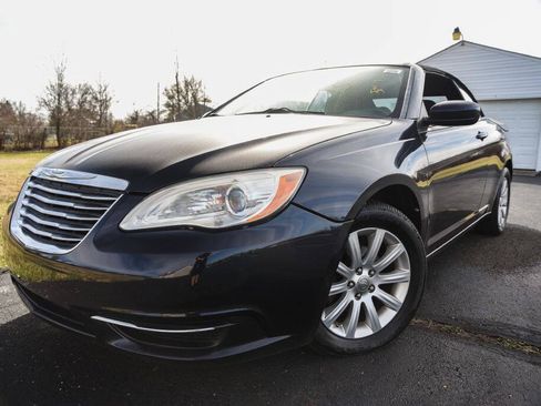 Used 2012 Chrysler 200 Touring FWD image 32