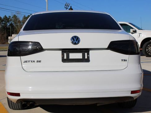 Used 2017 Volkswagen Jetta SE image 6