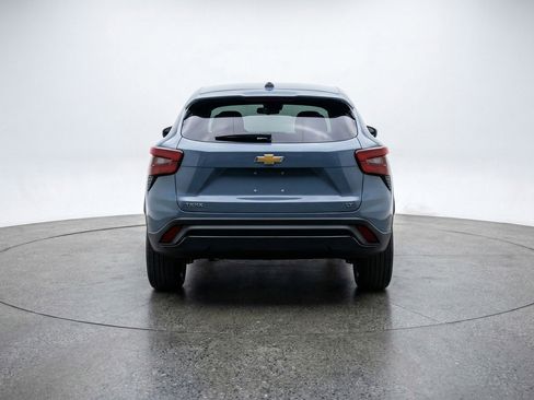 Used 2025 Chevrolet Trax LT image 7