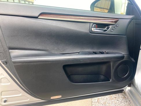 Used 2013 Lexus ES 350 w/ Luxury Pkg FWD image 15