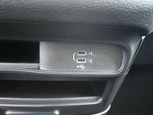 New 2026 Chrysler Pacifica Select AWD/4WD image 21