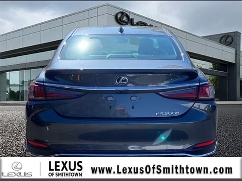 New 2025 Lexus ES 300h w/ Luxury Package image 5