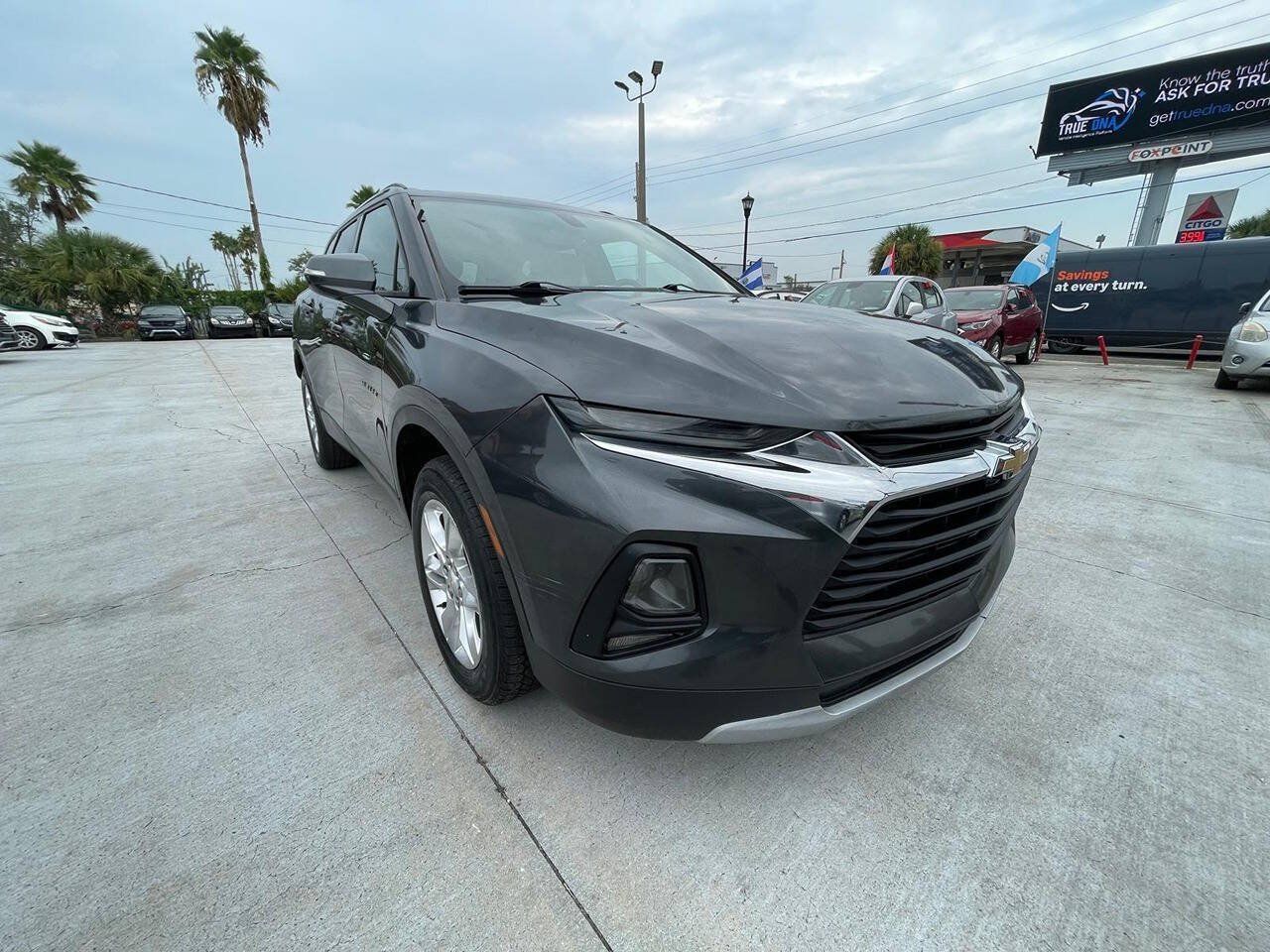 Used 2019 Chevrolet Blazer LT FWD image 2