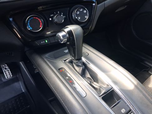 Used 2019 Honda HR-V Sport image 18