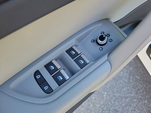 Used 2022 Audi Q5 2.0T Premium w/ Convenience Package image 22