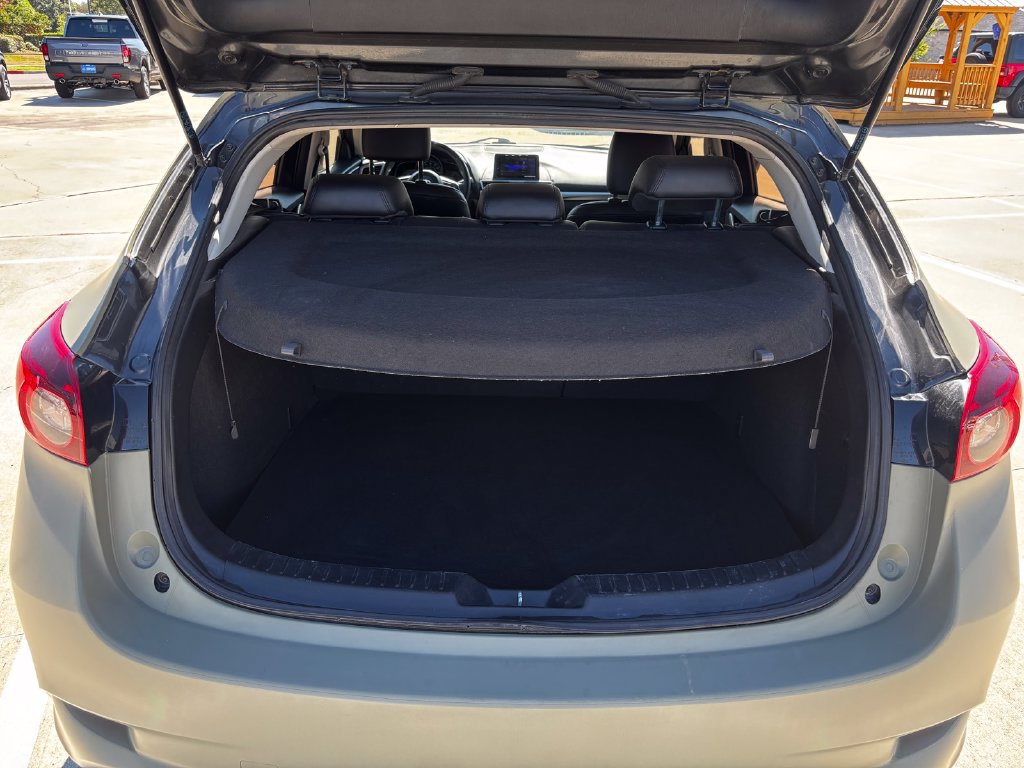 Used 2018 MAZDA MAZDA3 Touring FWD image 11