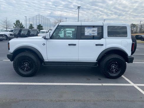 New 2026 Ford Bronco Outer Banks w/ Sasquatch Package image 4