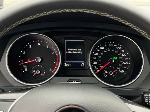 Certified 2021 Volkswagen Tiguan SE w/ Panoramic Sunroof Package image 37