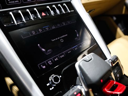 Used 2019 Lamborghini Urus AWD/4WD image 42