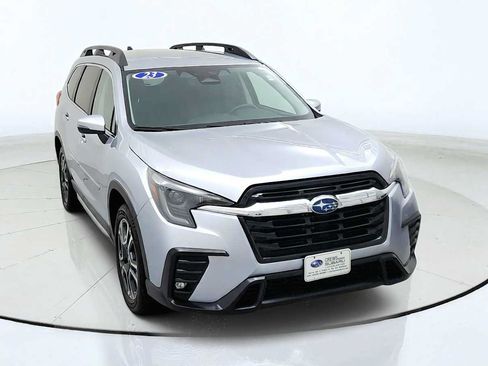 Used 2023 Subaru Ascent Limited AWD/4WD image 2