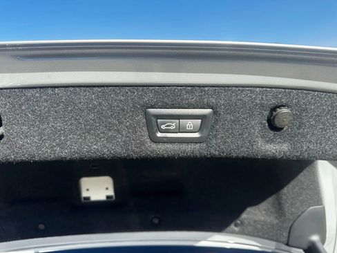 Used 2019 BMW 530i image 18