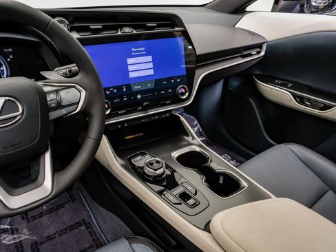 Used 2023 Lexus RZ 450e Premium image 29