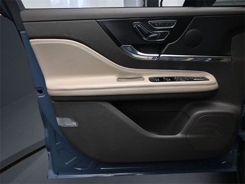 Used 2024 Lincoln Corsair FWD image 19