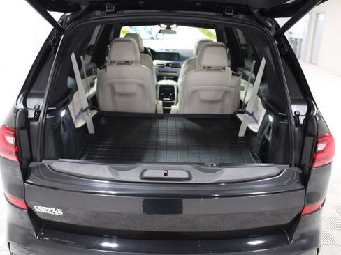 Used 2021 BMW X7 M50i w/ Dynamic Handling Package AWD/4WD image 13