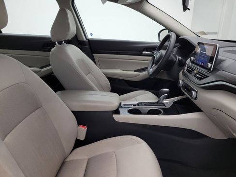 Used 2024 Nissan Altima 2.5 SV image 21