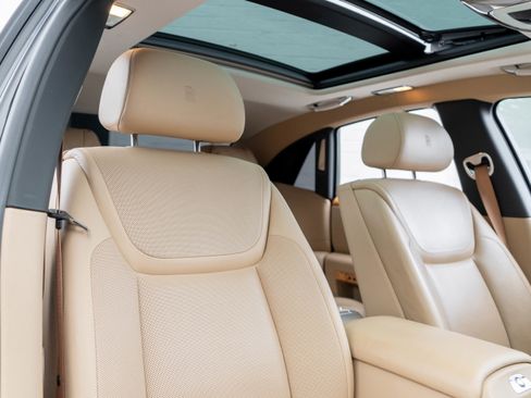 Used 2017 Rolls-Royce Ghost image 61