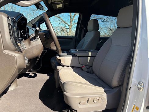 Used 2025 Chevrolet Silverado 1500 LT image 11