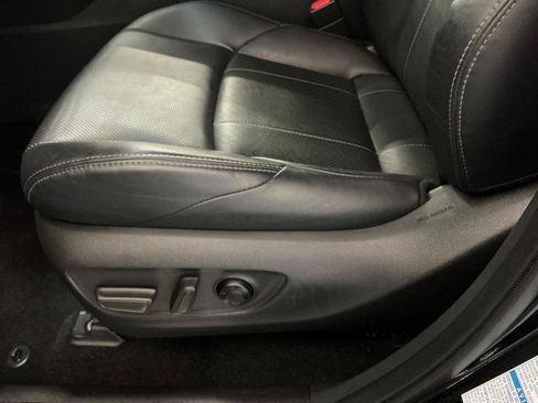 Used 2021 Toyota Venza XLE w/ Softex Package AWD/4WD image 17