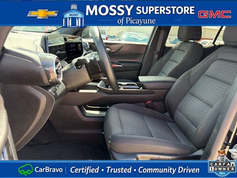 Certified 2026 Chevrolet Equinox LT FWD image 12