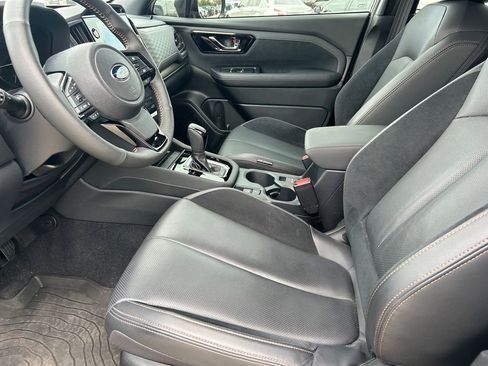 Used 2025 Subaru Forester Touring AWD/4WD image 11