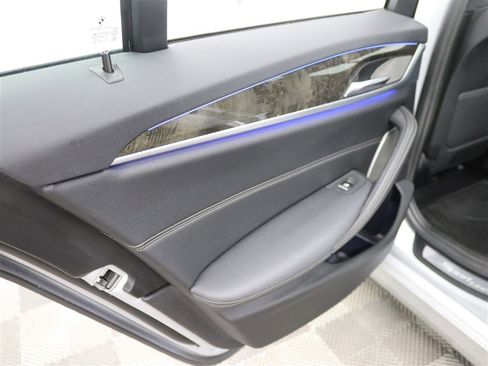 Used 2019 BMW 530i xDrive w/ Convenience Package AWD/4WD image 14