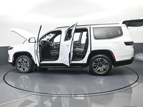 New 2026 Jeep Grand Wagoneer 4WD w/ 8-Passenger Seating Package image 68