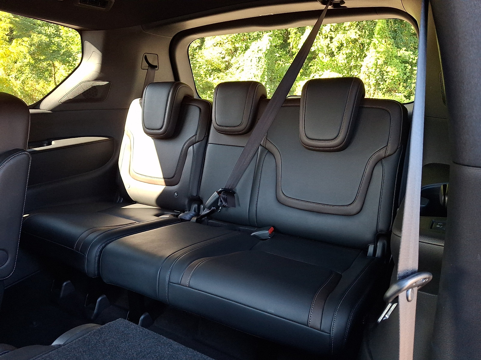 Certified 2025 Nissan Armada SL w/ Captain's Chari Seat Package AWD/4WD image 10