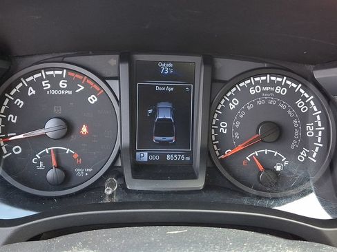 Used 2020 Toyota Tacoma SR AWD/4WD image 20