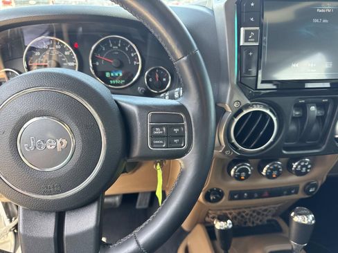 Used 2015 Jeep Wrangler Sahara w/ Connectivity Group AWD/4WD image 21