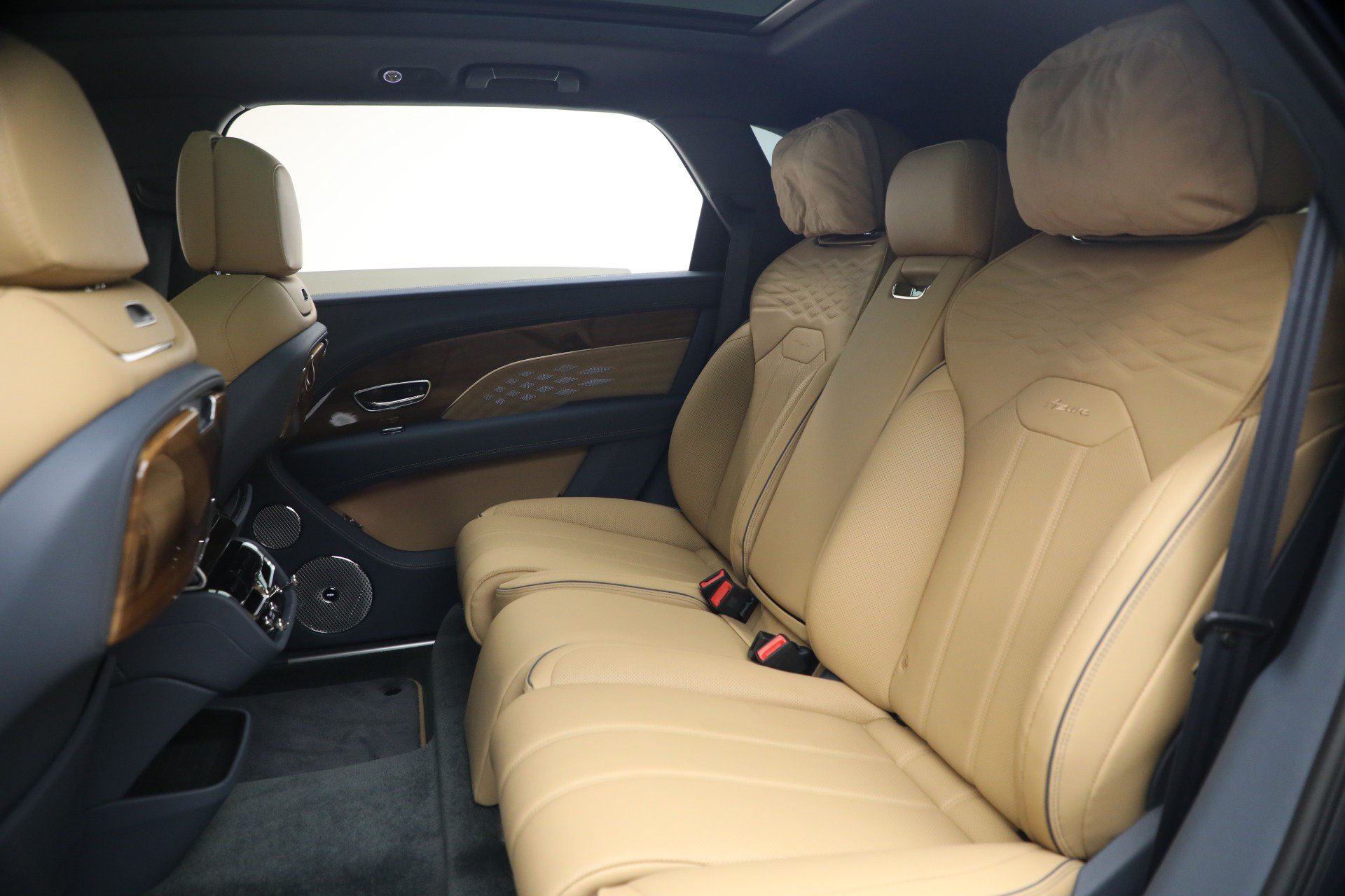Certified 2026 Bentley Bentayga Extended Wheelbase AWD/4WD image 24