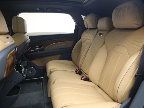 Certified 2026 Bentley Bentayga Extended Wheelbase AWD/4WD image 24