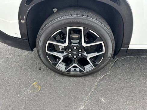 Used 2025 Chevrolet Traverse High Country image 18