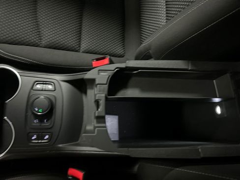 Used 2023 GMC Terrain SLE w/ Driver Convenience Package FWD image 20