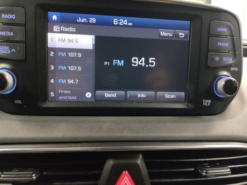 Used 2020 Hyundai Santa Fe SE AWD/4WD image 25