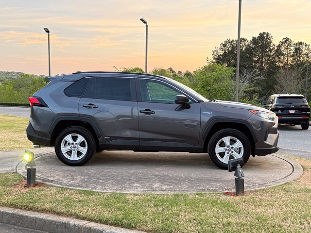 Used 2021 Toyota RAV4 LE AWD/4WD image 8