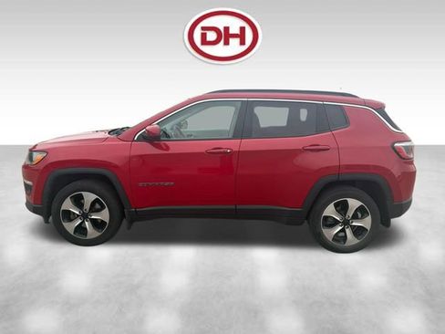 Used 2017 Jeep Compass Latitude w/ Popular Equipment Group AWD/4WD image 4