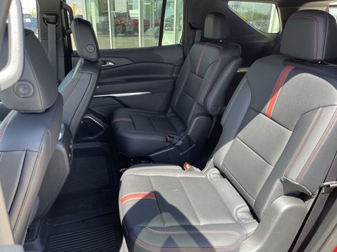 New 2026 Chevrolet Traverse RS w/ LPO, Floor Liner Package AWD/4WD image 23