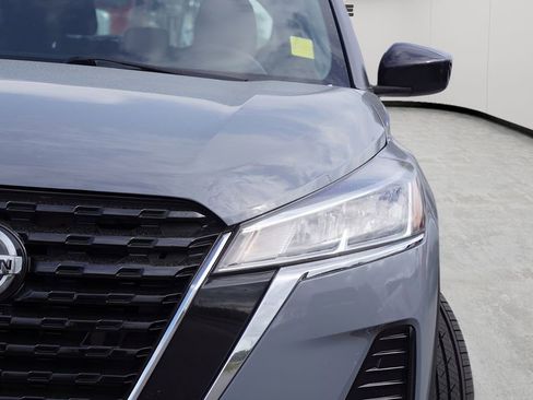 Used 2021 Nissan Kicks SV image 4