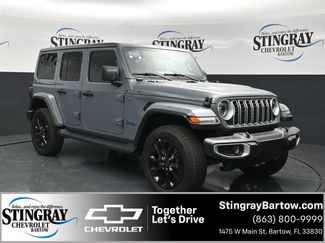 Used 2025 Jeep Wrangler Unlimited Sahara AWD/4WD video 1