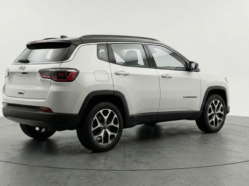 Used 2025 Jeep Compass Limited AWD/4WD image 9