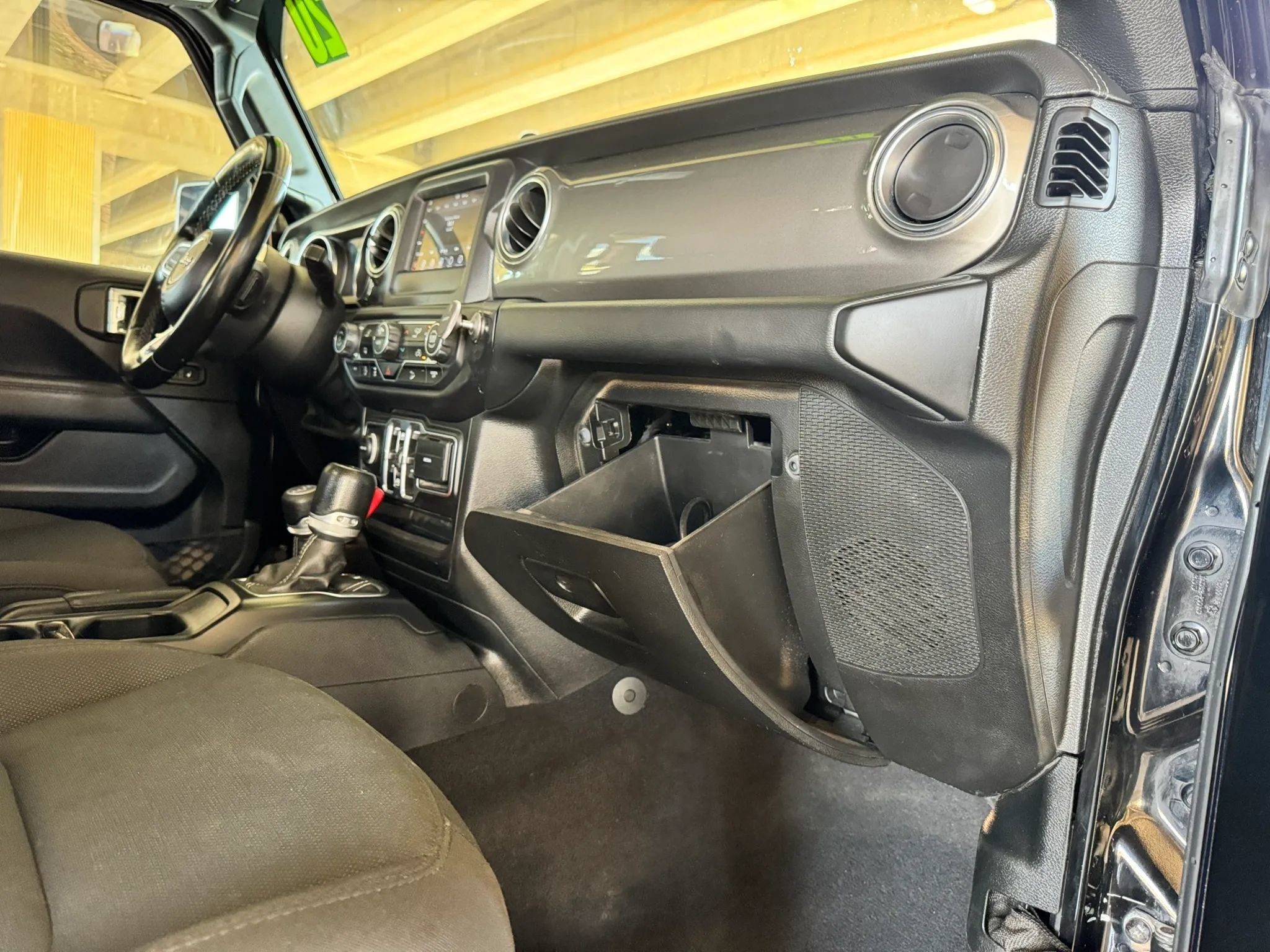 Used 2020 Jeep Wrangler Unlimited Sahara AWD/4WD image 25